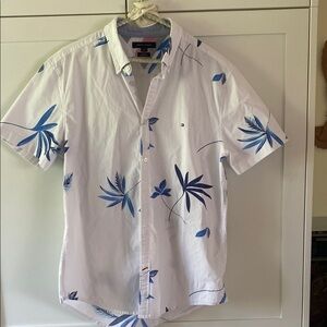 Tommy Hilfiger Men's White and Blue Leaf Print Shirt